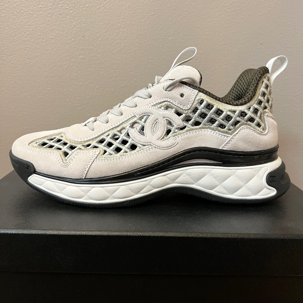 CHANEL SIZE 39.5 BRAND NEW